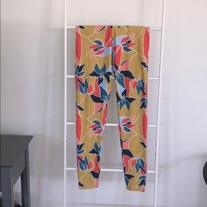 BEACH RIOT for Carbon38 floral-patterned leggings